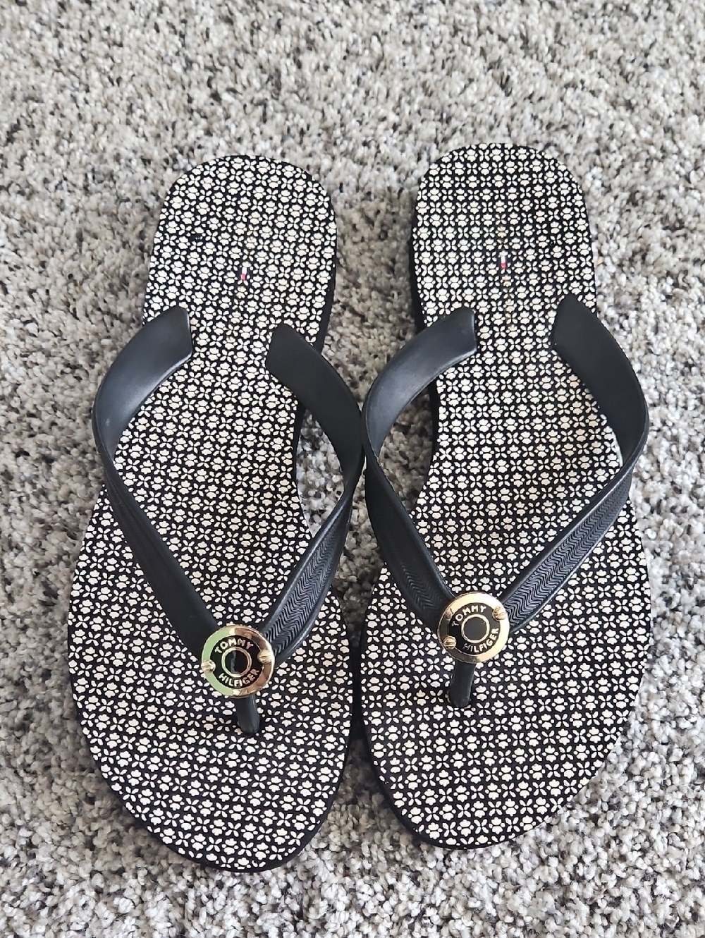 Tommy Hilfiger Black Patterned Logo Thong Sandals Size 7/8